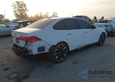 2024 BMW I5 Edrive40 z USA, uszkodzony, nr VIN WBY33FK02RCR94228